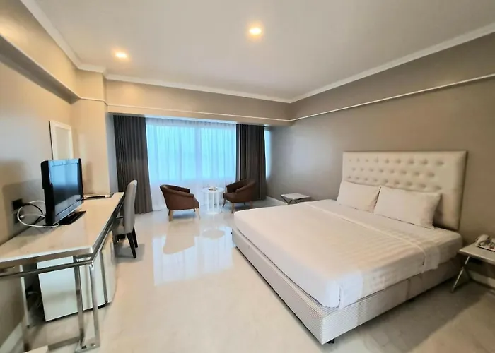 Chaisaeng Palace Hotel
